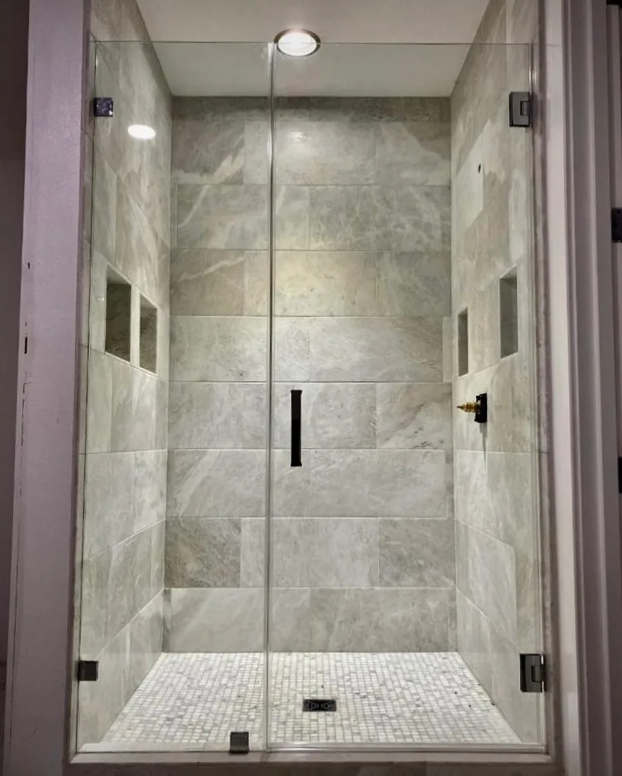 Complete hinged shower enclosure